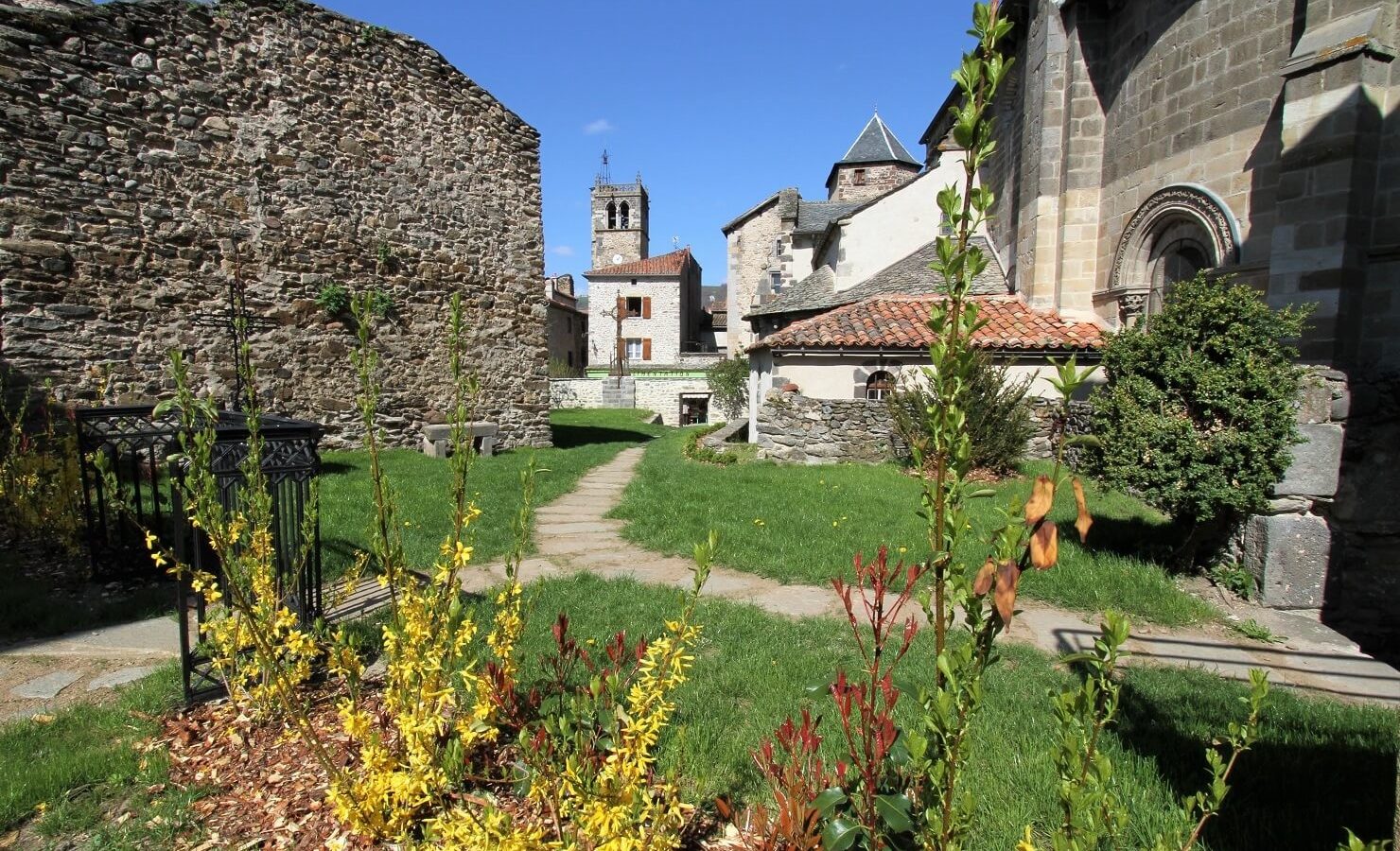 Abbatiale saint -Pierre de Blesle