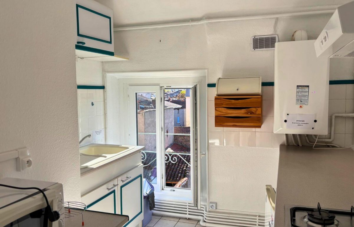 Intérieur Cuisine et chambre Au logis du Summer 