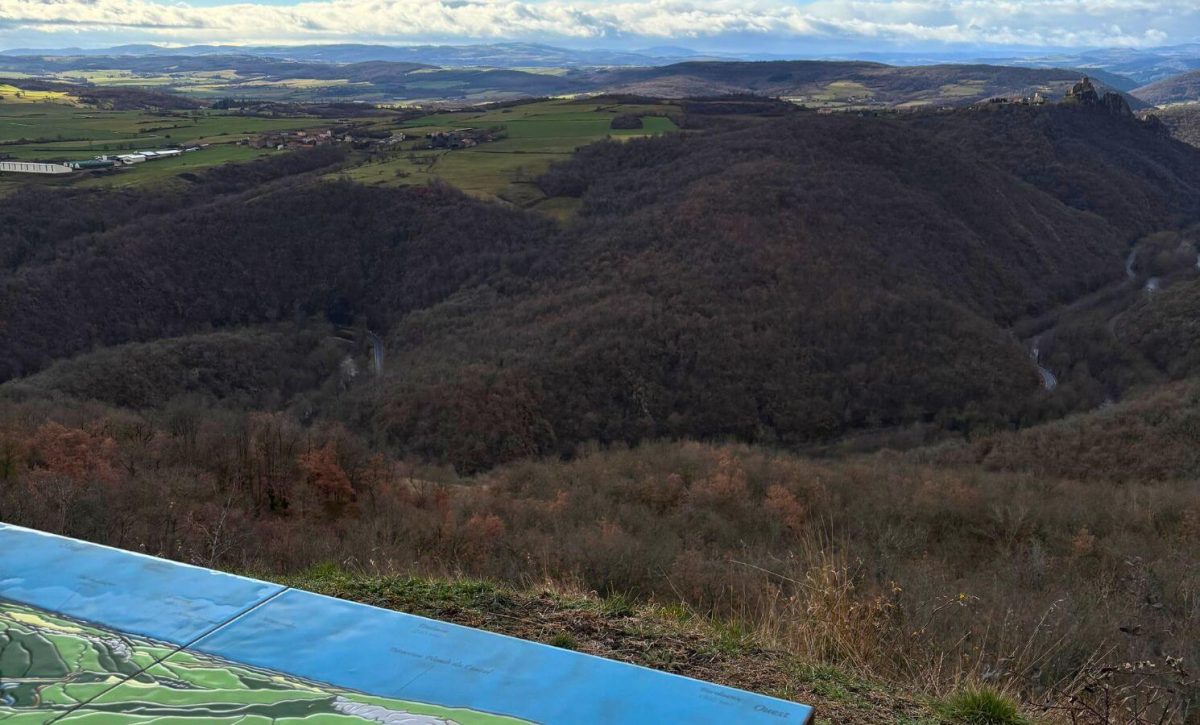 Vue depuis la table d'orientation depuis Chamlbezon