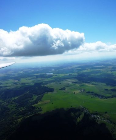 Dans les airs