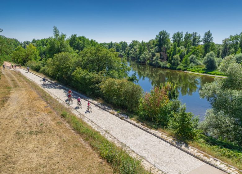 Via Allier (V70) – La Véloroute de l’Auvergne – A vélo le long de la rivière Allier de Nevers à Langogne en 7 jours