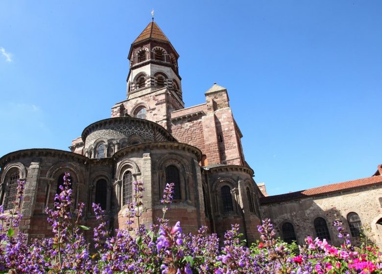 Guided tours for individuals of the Basilica of Saint Julien