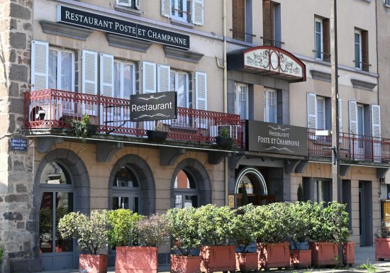 Restaurant La Poste Et Champanne