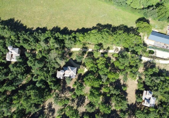 Cabanes Châteaux & Spa dans les arbres Le Peydébé