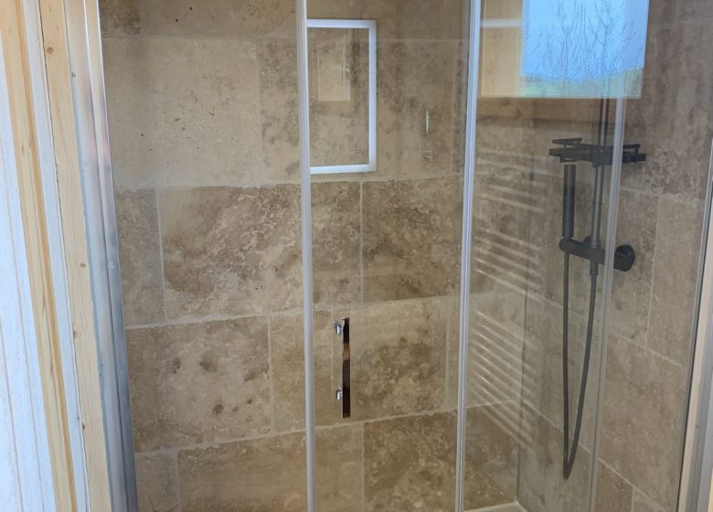 Cabanes Châteaux & Spa dans les arbres Le Peydébé