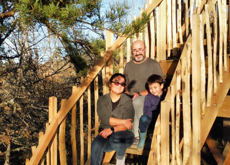 Cabanes Châteaux & Spa dans les arbres Le Peydébé