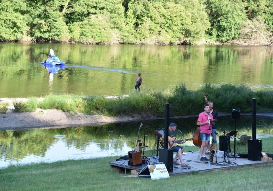 Baignade Surveillée sur la plage de la Bageasse à Vieille-Brioude