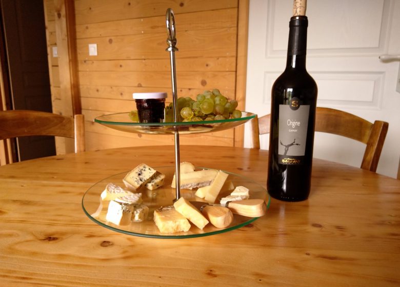 Eco-tours  » Apéro ou brunch insolite : Les fromages auvergnats « 