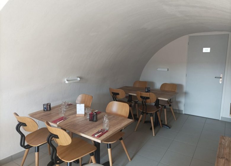 La Fontaine de Cohade Bar Restaurant Services